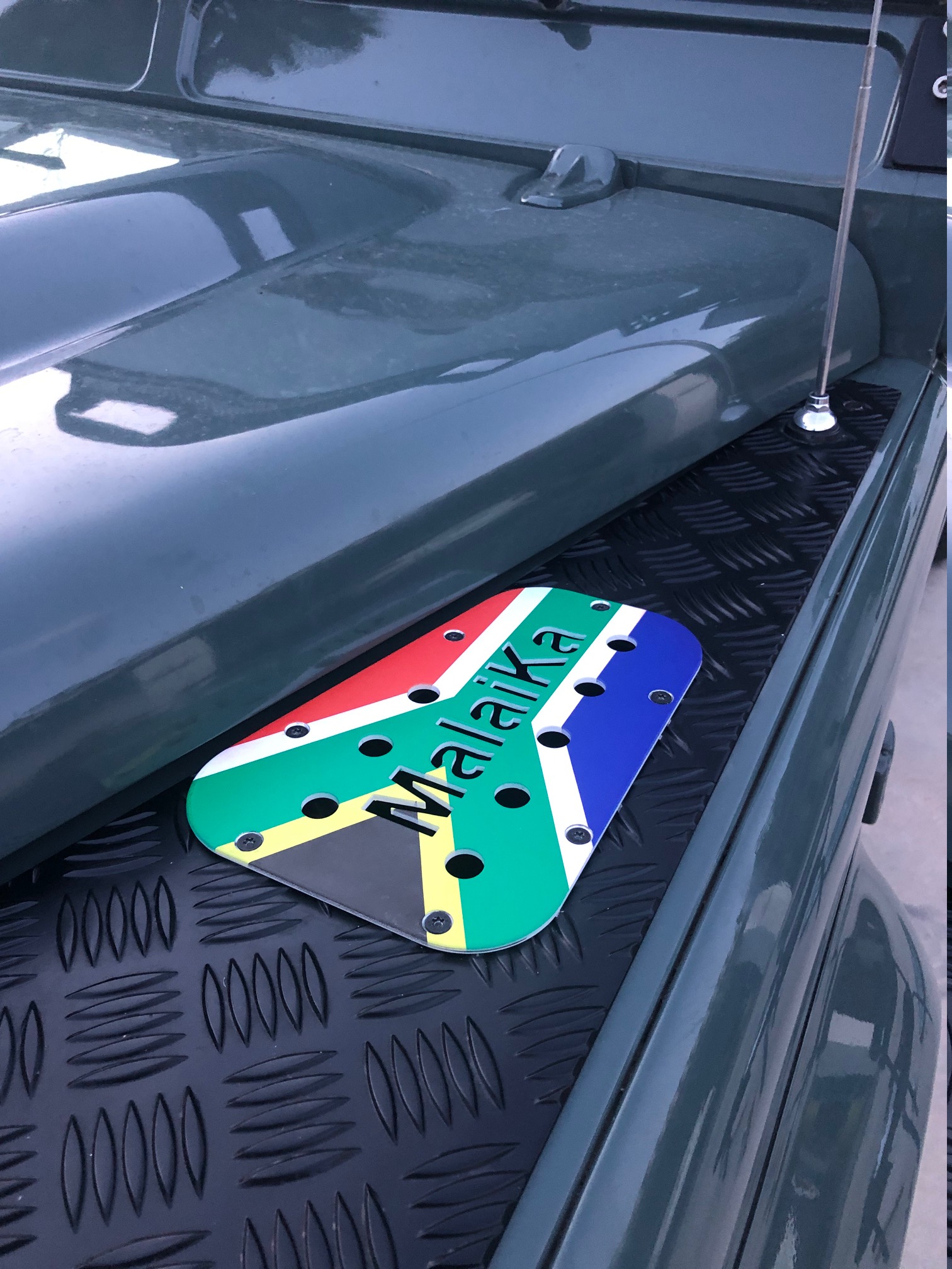 Pareja de tomas de aire en aletas con bandera de Sur Africa